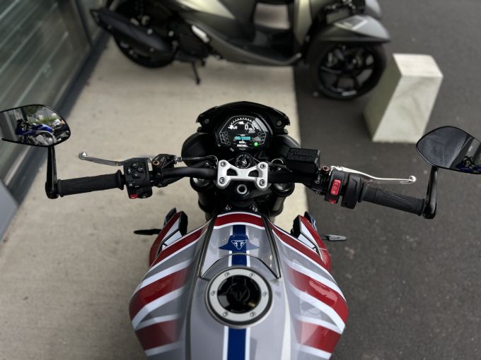 TRIUMPH STREET TRIPLE 765 R 4