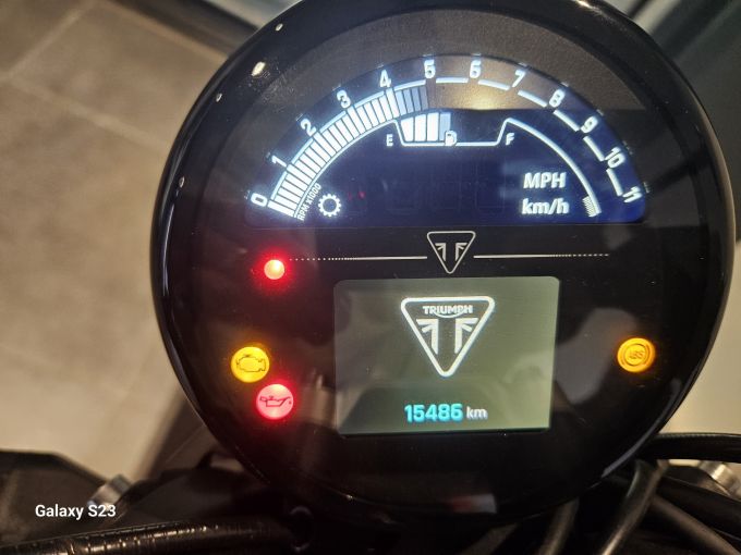 TRIUMPH TRIDENT 660 4