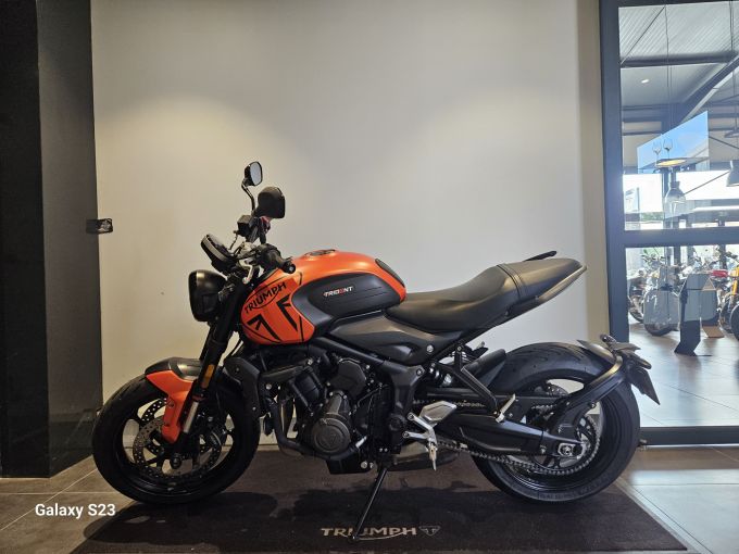 TRIUMPH TRIDENT 660 4