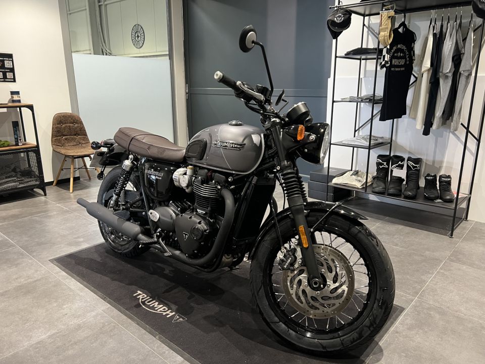 TRIUMPH Bonneville T120 Black 4