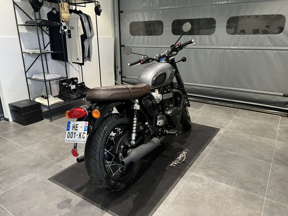 TRIUMPH Bonneville T120 Black 4