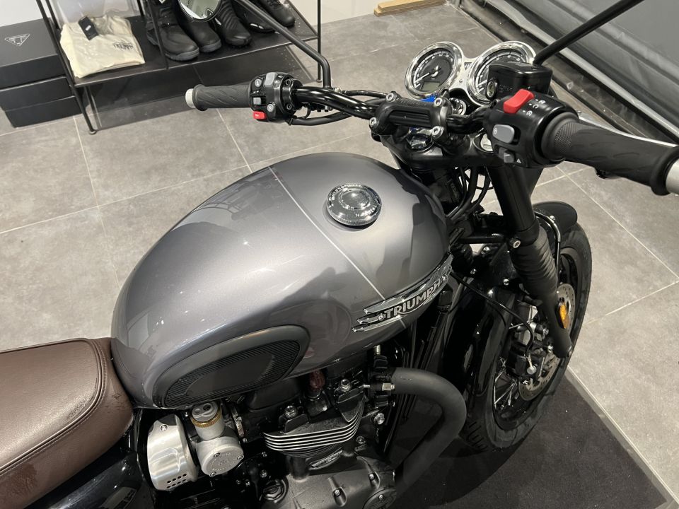 TRIUMPH Bonneville T120 Black 4