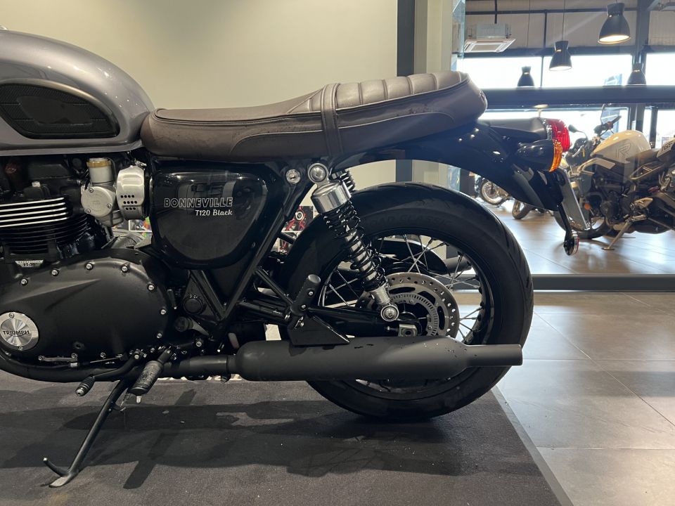 TRIUMPH Bonneville T120 Black 4