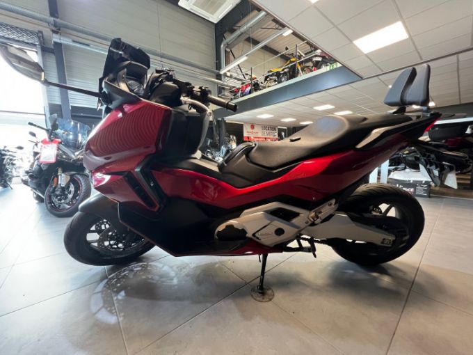 HONDA FORZA 750 4