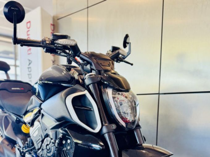 DUCATI DIAVEL V4 4