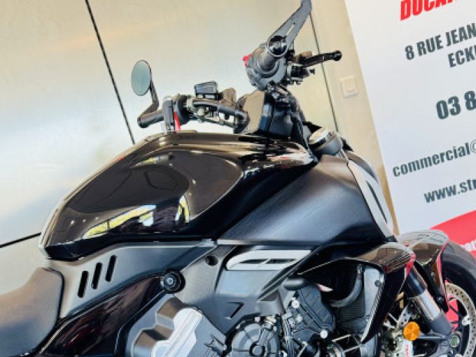DUCATI DIAVEL V4 4