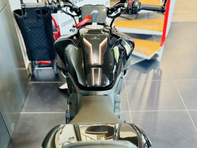 DUCATI DIAVEL V4 4