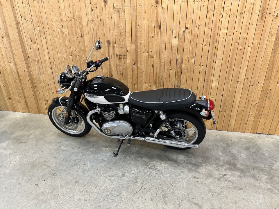 TRIUMPH BONNEVILLE T120 4