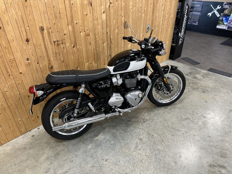 TRIUMPH BONNEVILLE T120 4