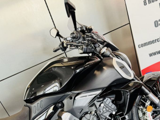 DUCATI DIAVEL V4 4