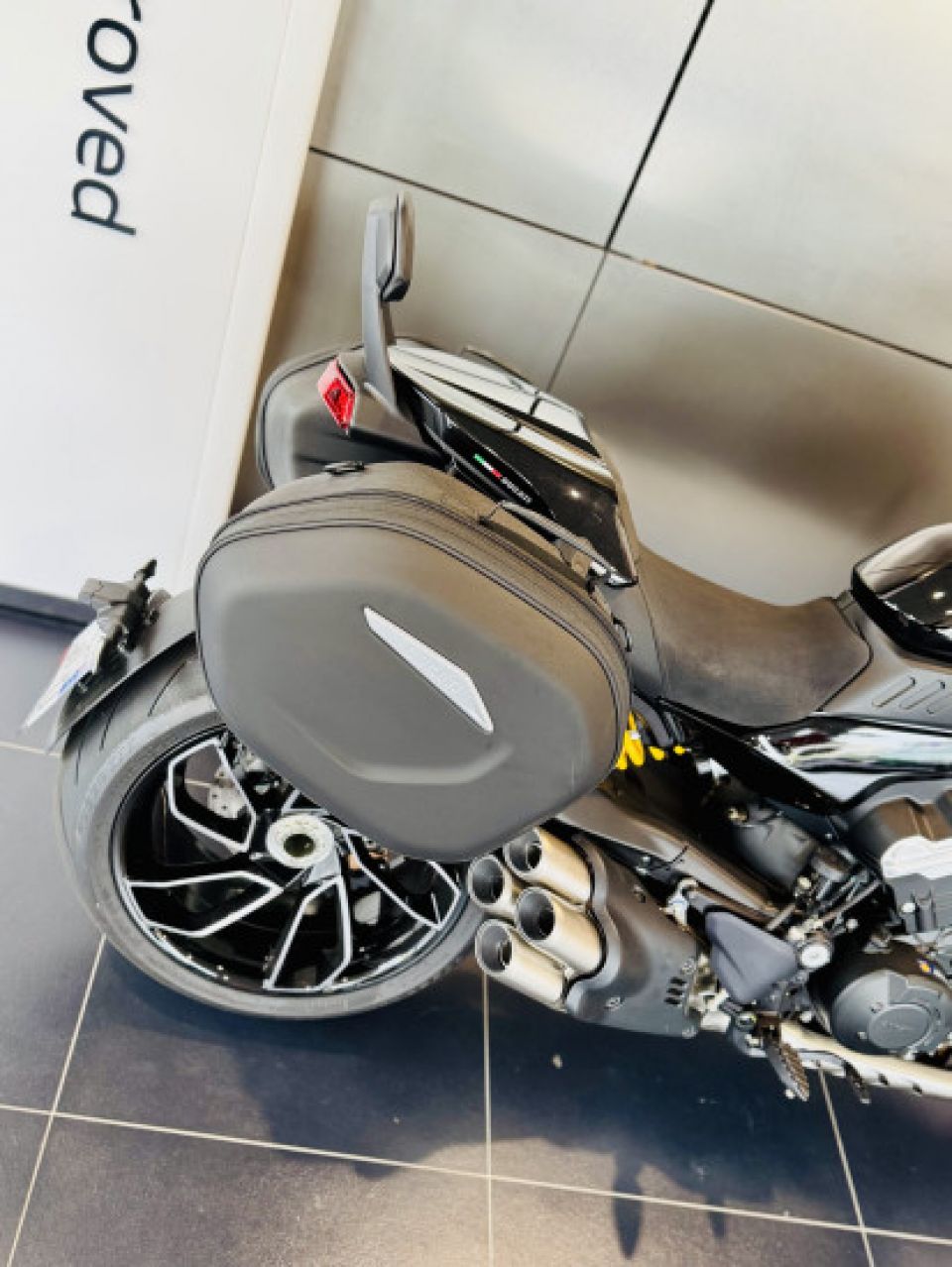 DUCATI DIAVEL V4 4