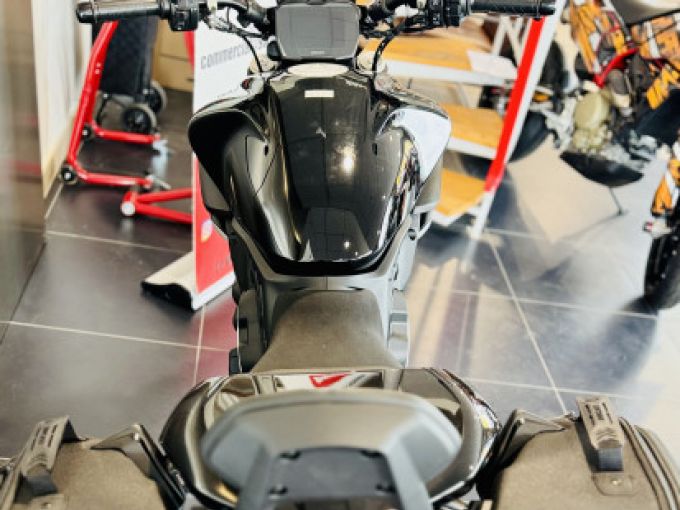 DUCATI DIAVEL V4 4