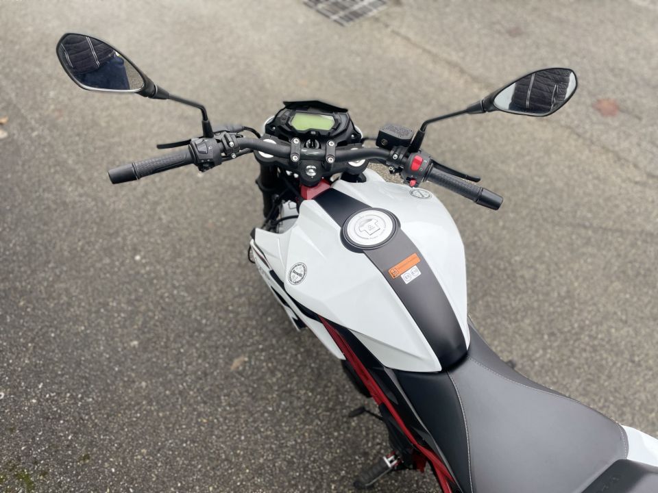 BENELLI BN 125 4