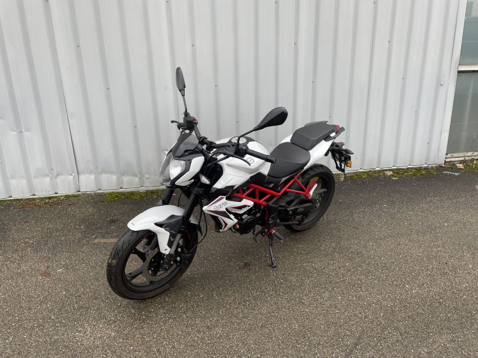 BENELLI BN 125 4