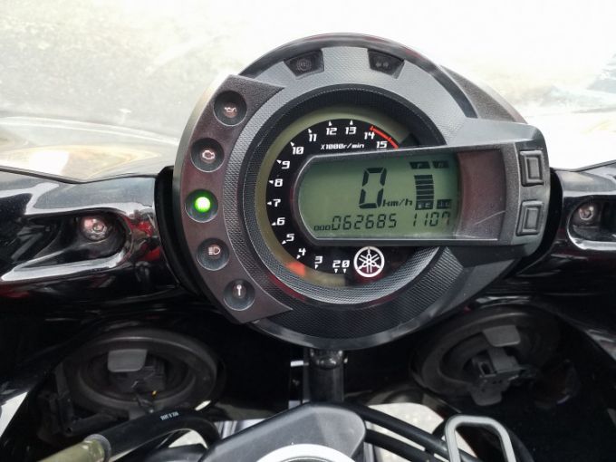 YAMAHA FZ6 FAZER 600 4