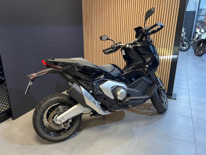 HONDA X-ADV 750 4