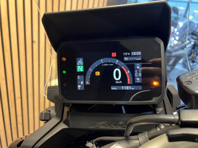 HONDA X-ADV 750 4