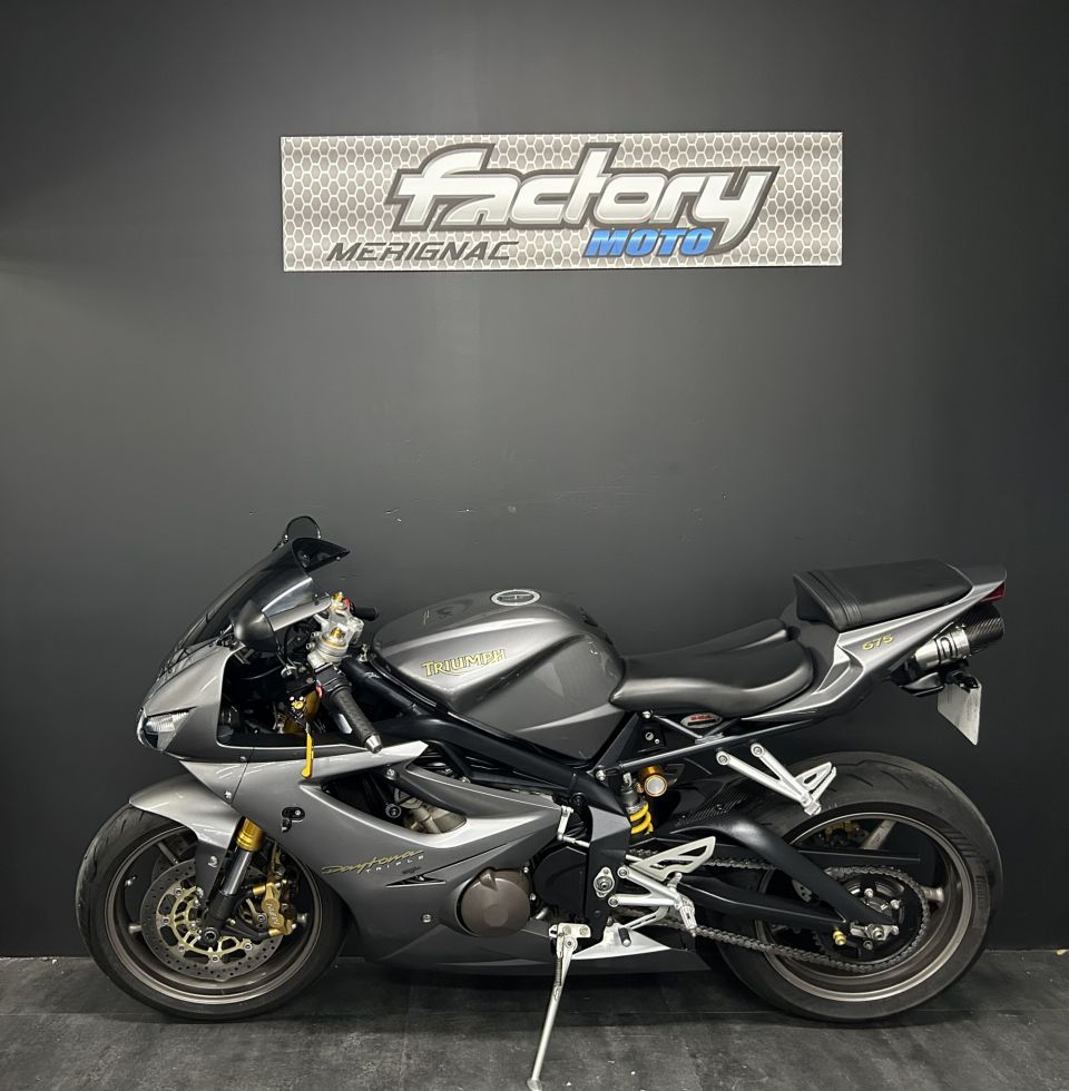 TRIUMPH DAYTONA 675 4