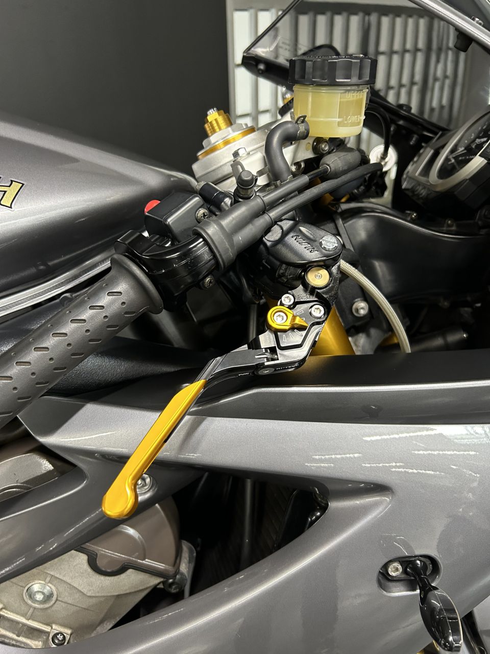 TRIUMPH DAYTONA 675 4