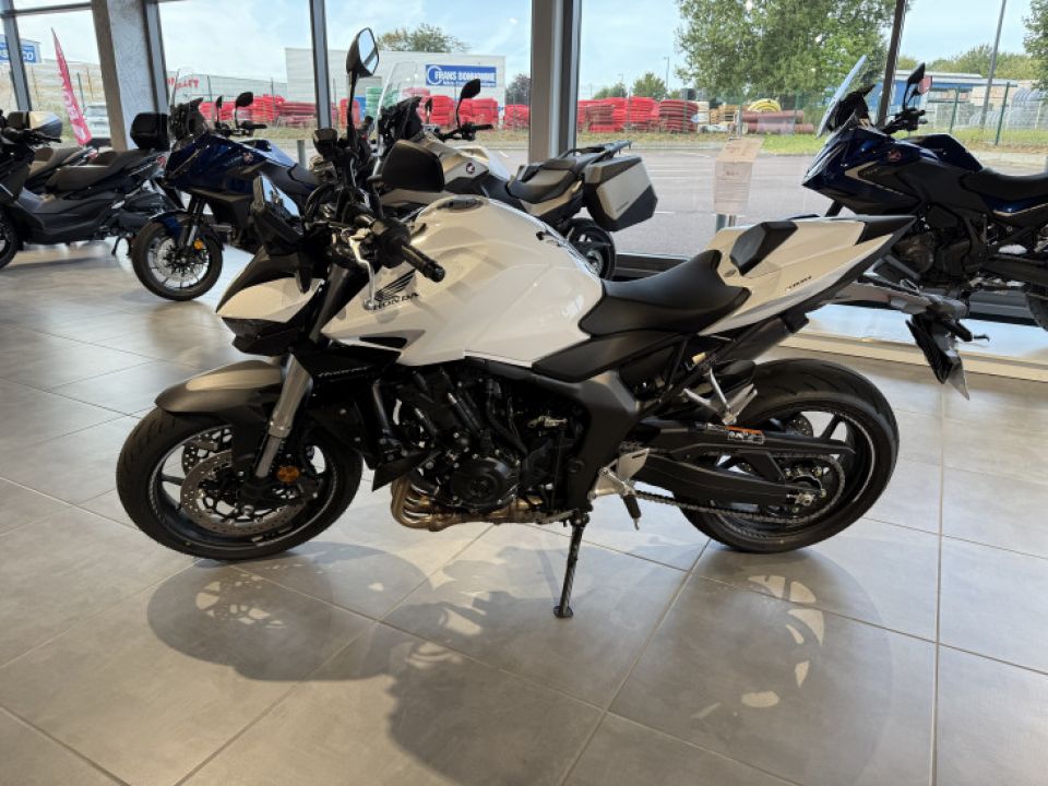 HONDA CB 1000 Hornet 4