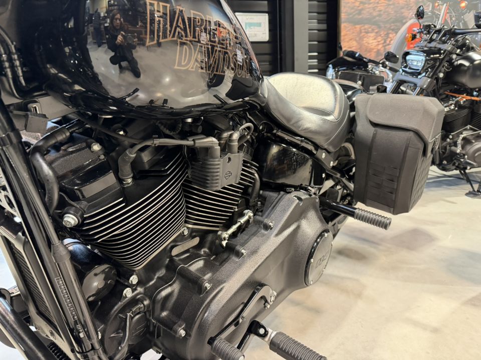 HARLEY-DAVIDSON SOFTAIL LOW RIDER 1868 S 4