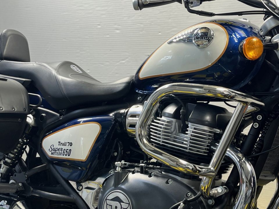 ROYAL ENFIELD SUPER METEOR 650 4