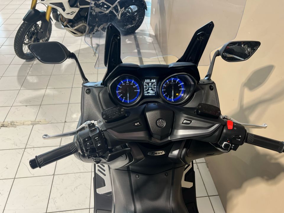 YAMAHA XP T-MAX 560 TECH MAX KAMO 4