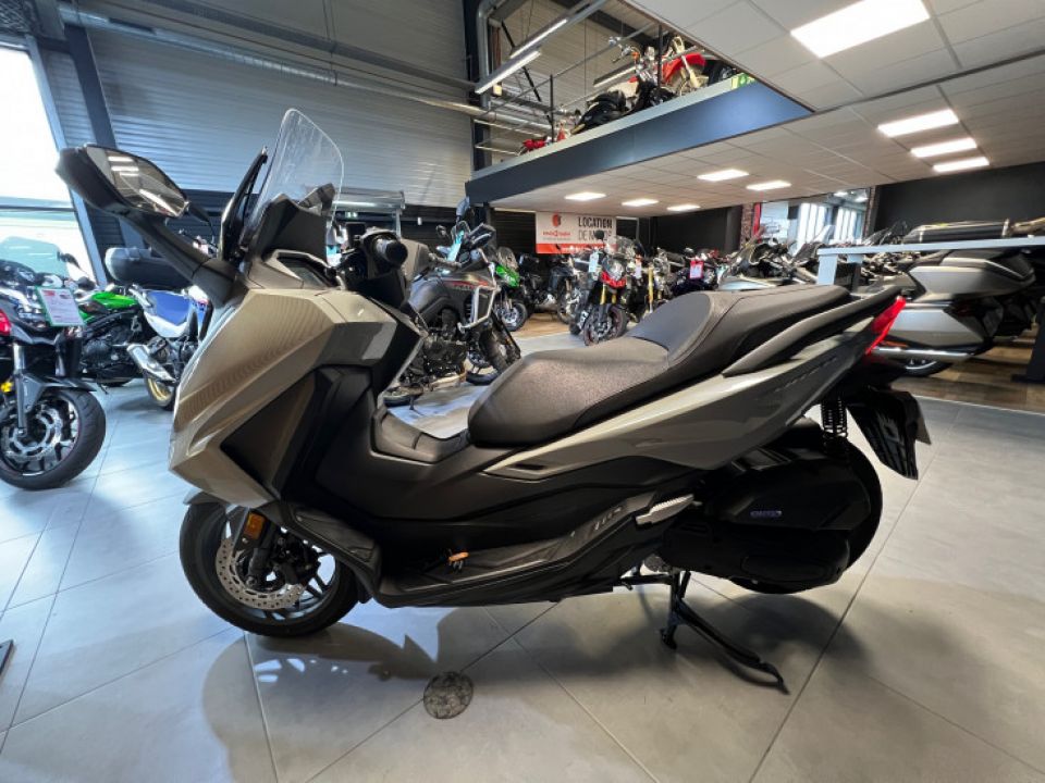 HONDA FORZA 125 ABS 4