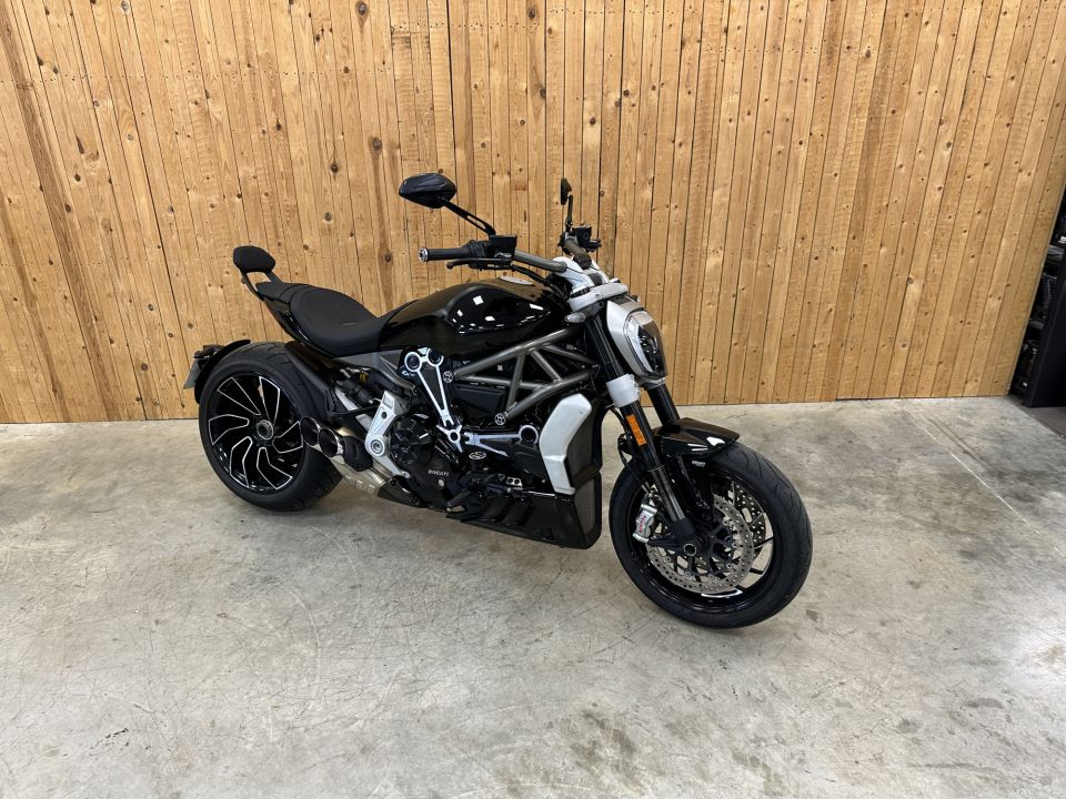 DUCATI X-DIAVEL S 4