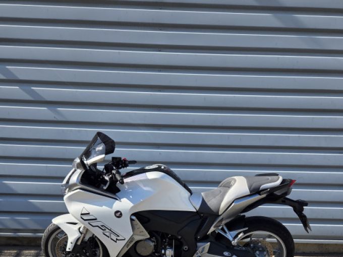 HONDA VFR1200F 4