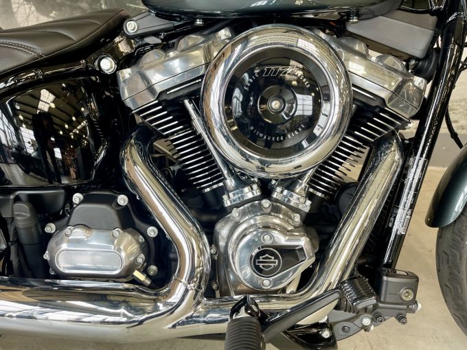HARLEY-DAVIDSON SOFTAIL STREET BOB 1923 4
