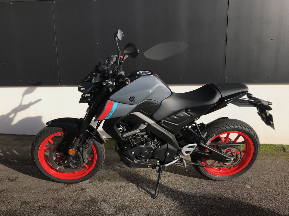 YAMAHA MT-125 4