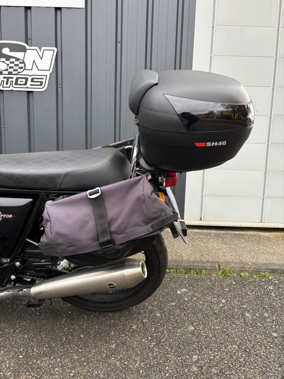 ROYAL ENFIELD INTERCEPTOR 4