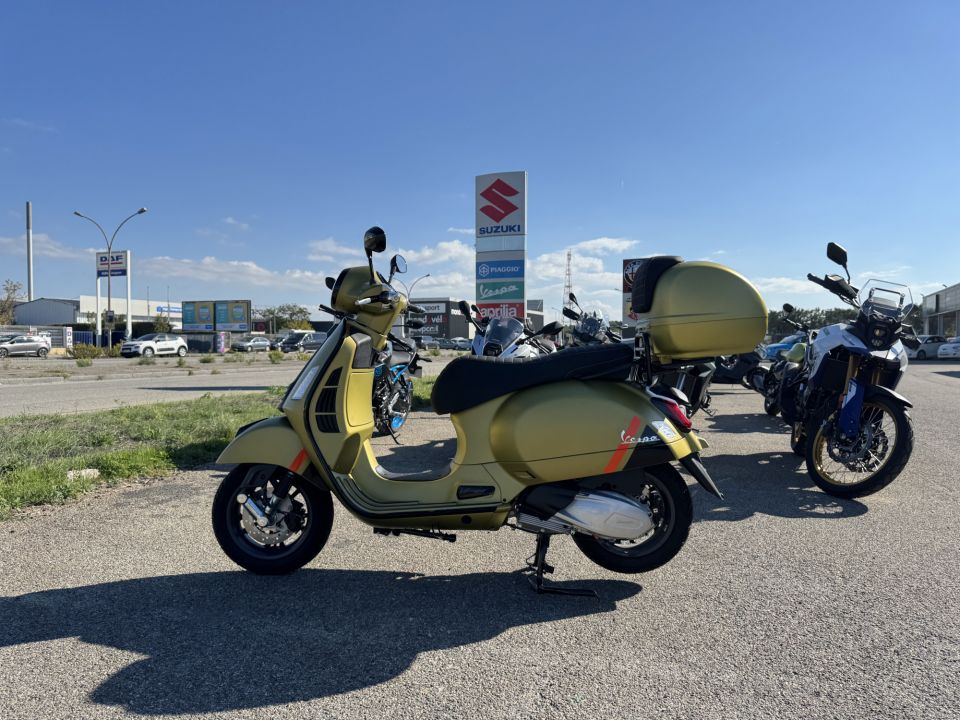 VESPA GTS 300 SUPER  SPORT 4