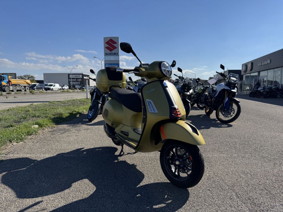 VESPA GTS 300 SUPER  SPORT 4