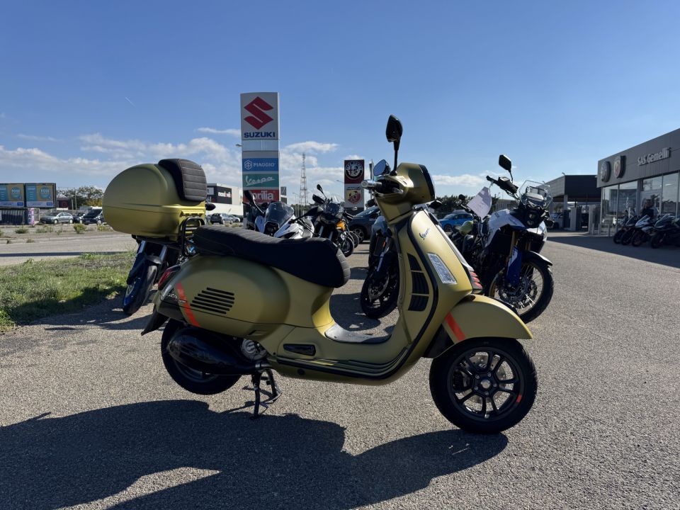 VESPA GTS 300 SUPER  SPORT 4