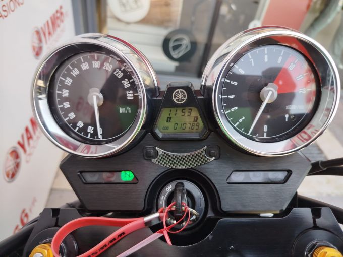 YAMAHA XJR 1300 4