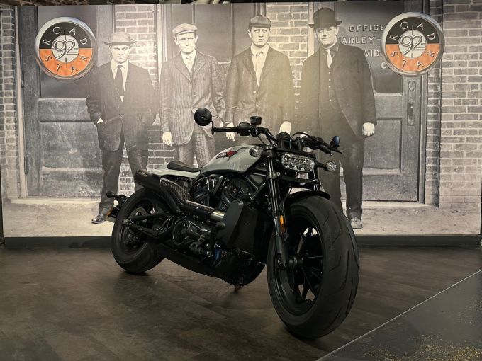 HARLEY-DAVIDSON SPORTSTER 1250 S 4