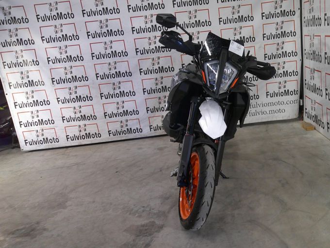 KTM 890 SMT 4
