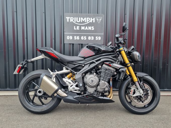 TRIUMPH SPEED TRIPLE 1200 RS 4