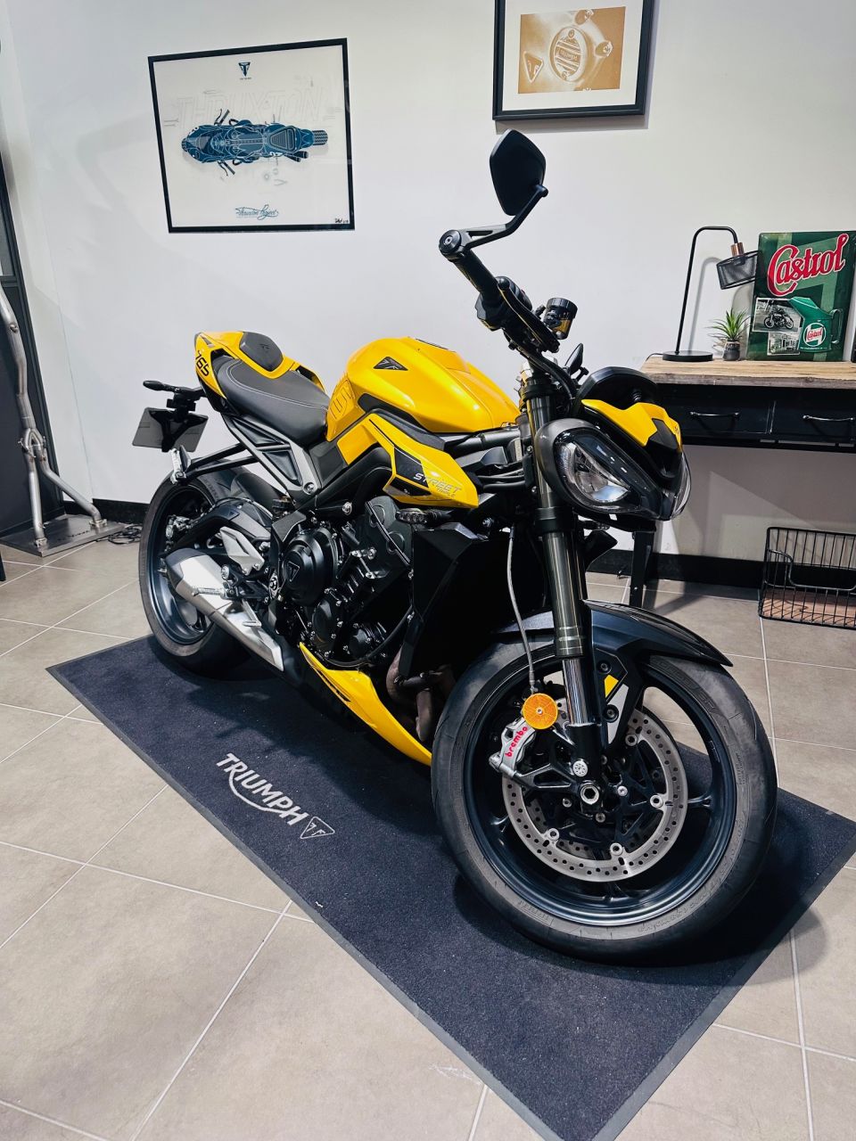 TRIUMPH STREET TRIPLE 765 RS 4