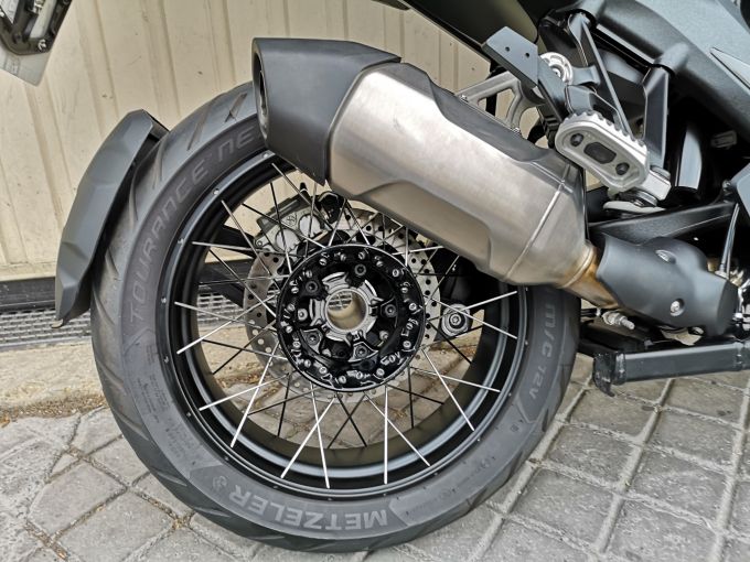 BMW R1300GS TRIPLE BLACK 4