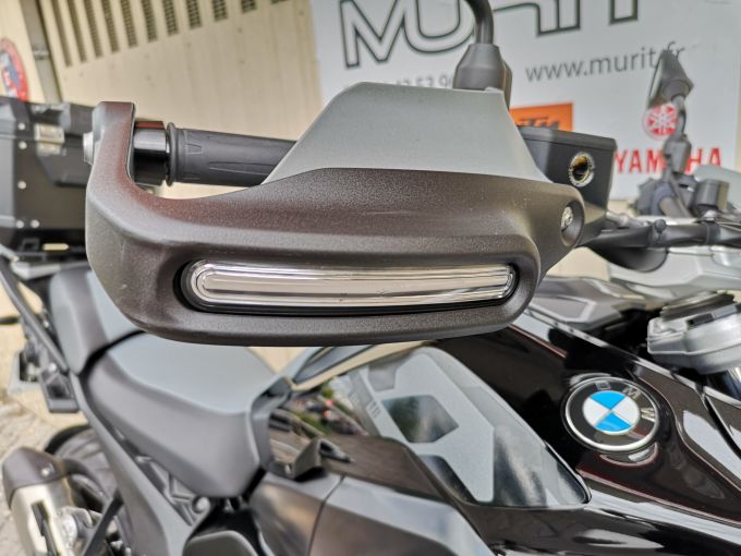 BMW R1300GS TRIPLE BLACK 4