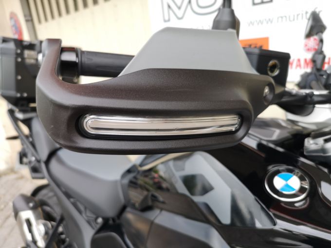 BMW R1300GS TRIPLE BLACK 4