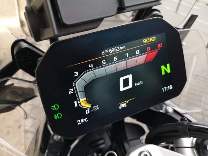 BMW R1300GS TRIPLE BLACK 4