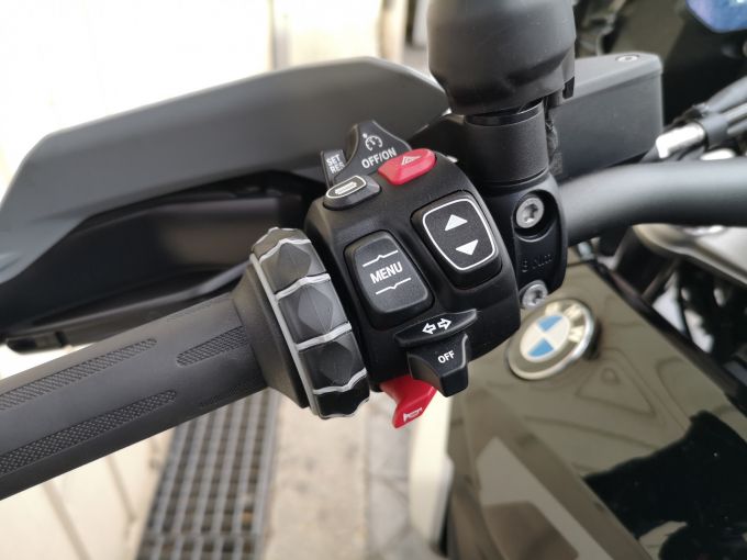 BMW R1300GS TRIPLE BLACK 4