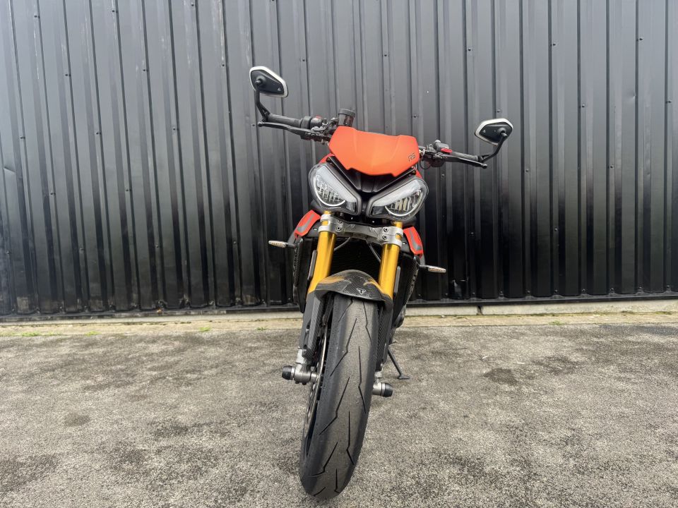 TRIUMPH SPEED TRIPLE 1200 RS 4