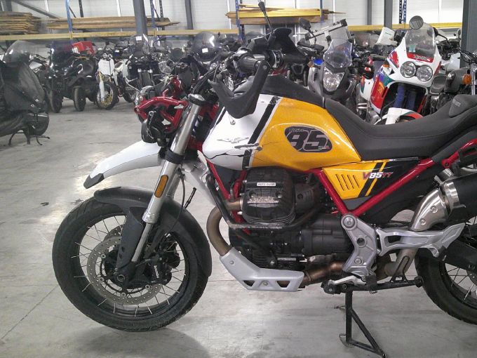 MOTO GUZZI V85 TT 850 4