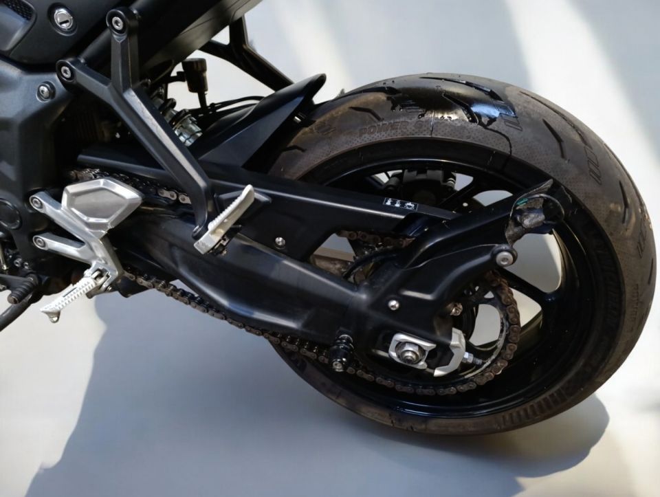 TRIUMPH TRIDENT 660 4