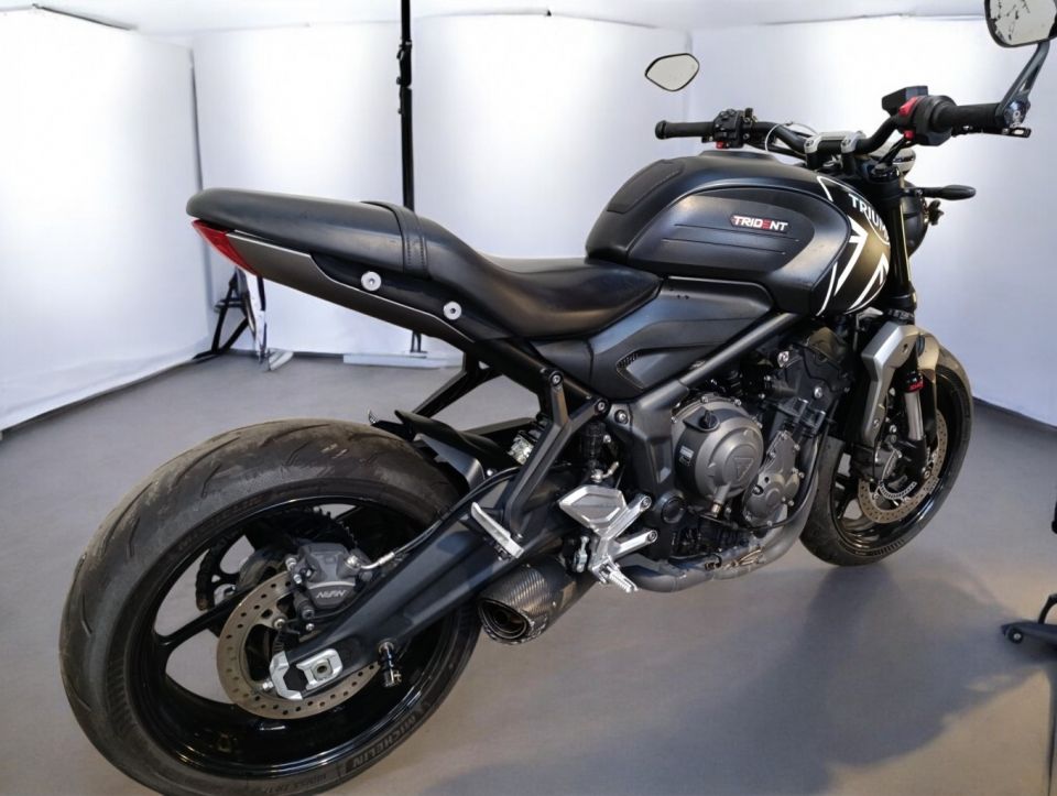 TRIUMPH TRIDENT 660 4